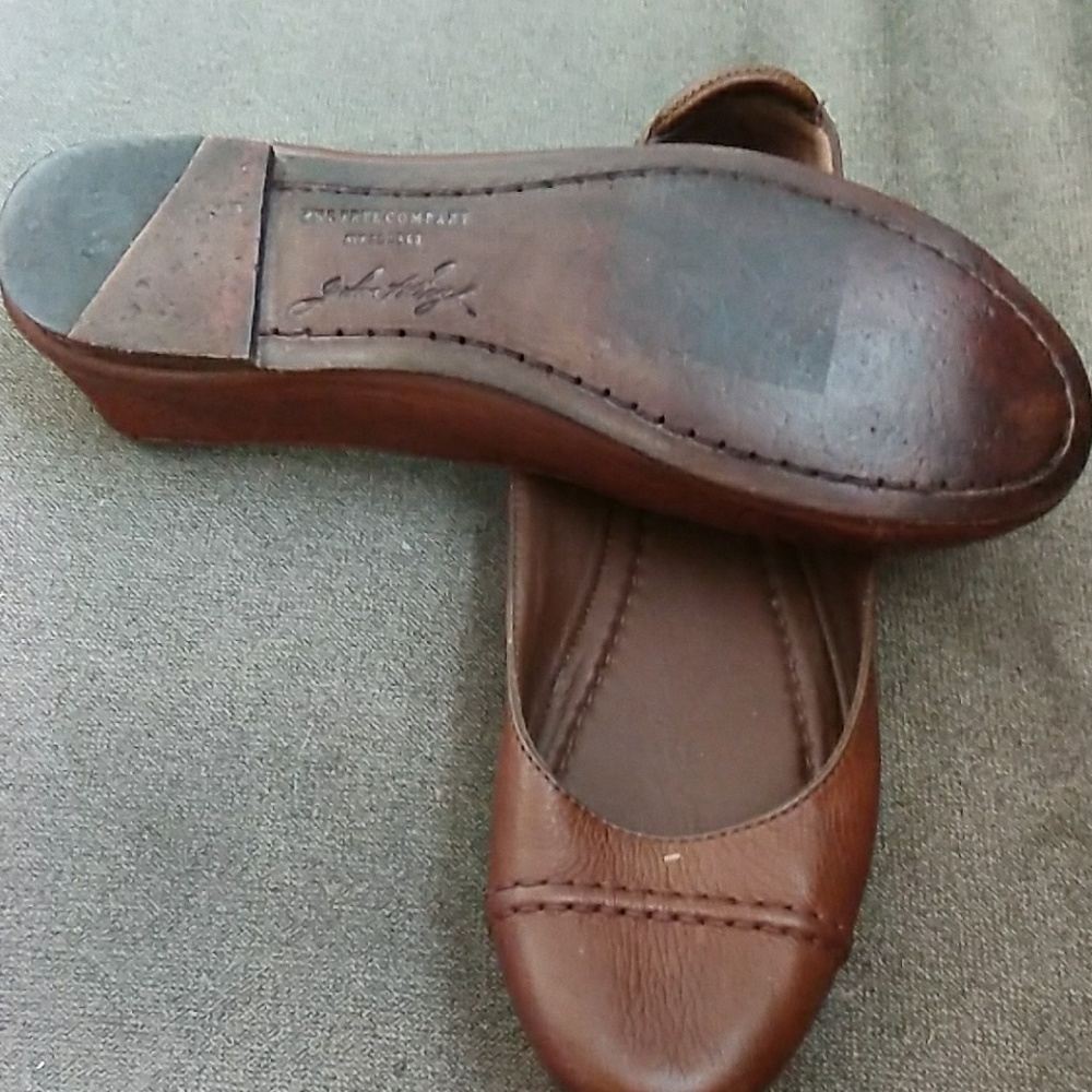 Frye flats
